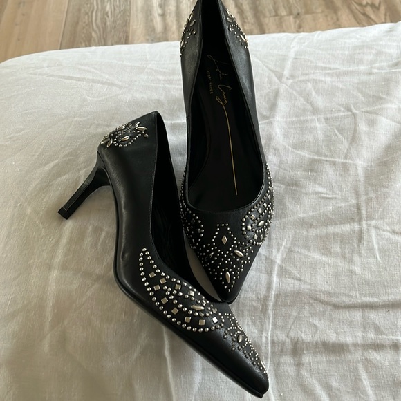 Neiman Marcus NWT Lola Cruz Black Pointy Toe Studded Pump Hot Dance FUN🌈 - Picture 3 of 8